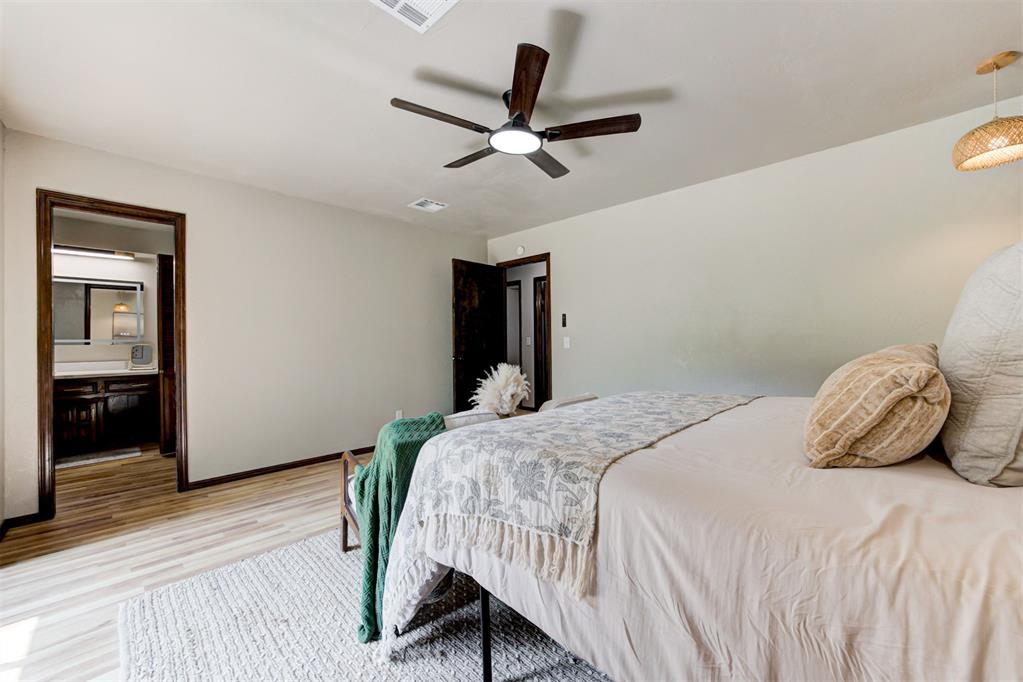 1002 S Pine Street Property Photo 20