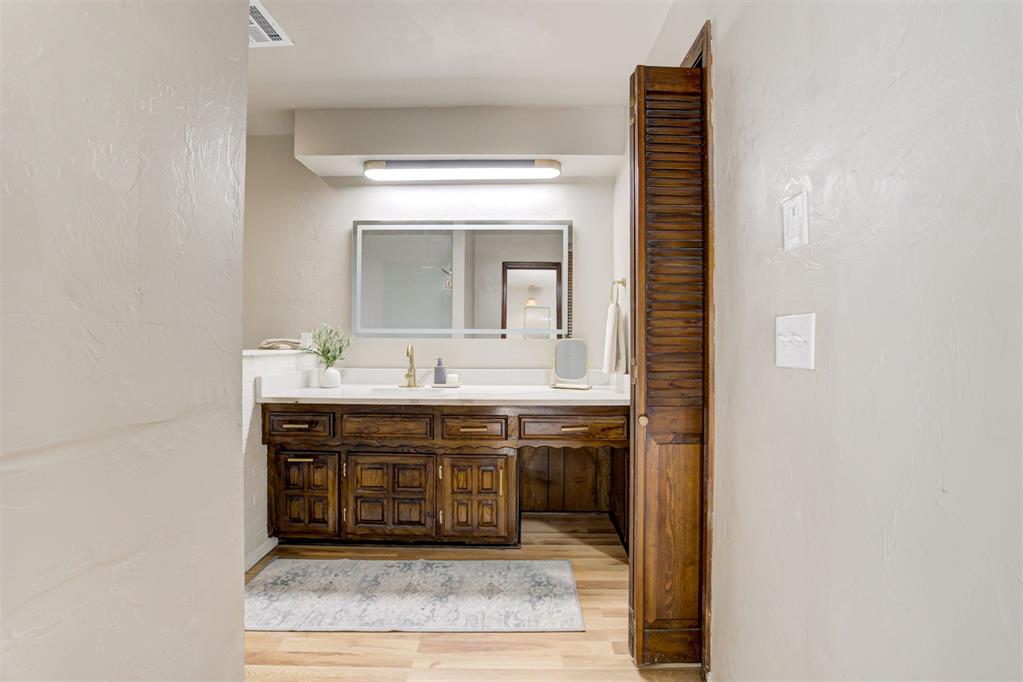 1002 S Pine Street Property Photo 21