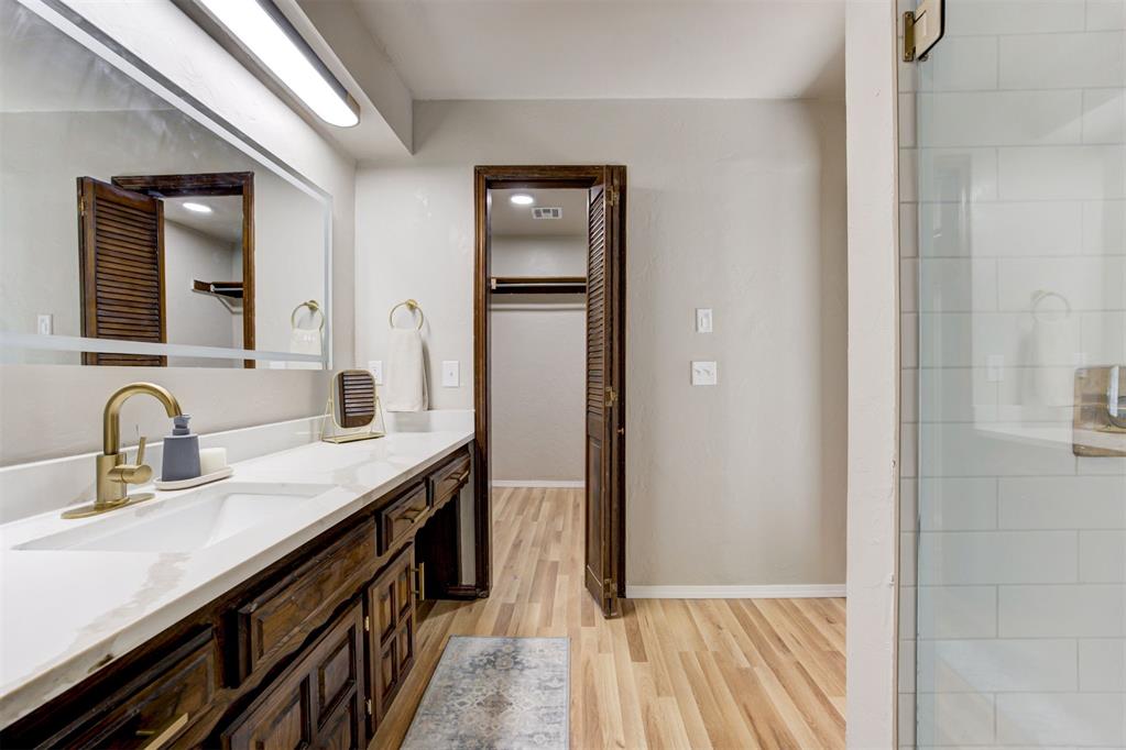 1002 S Pine Street Property Photo 24