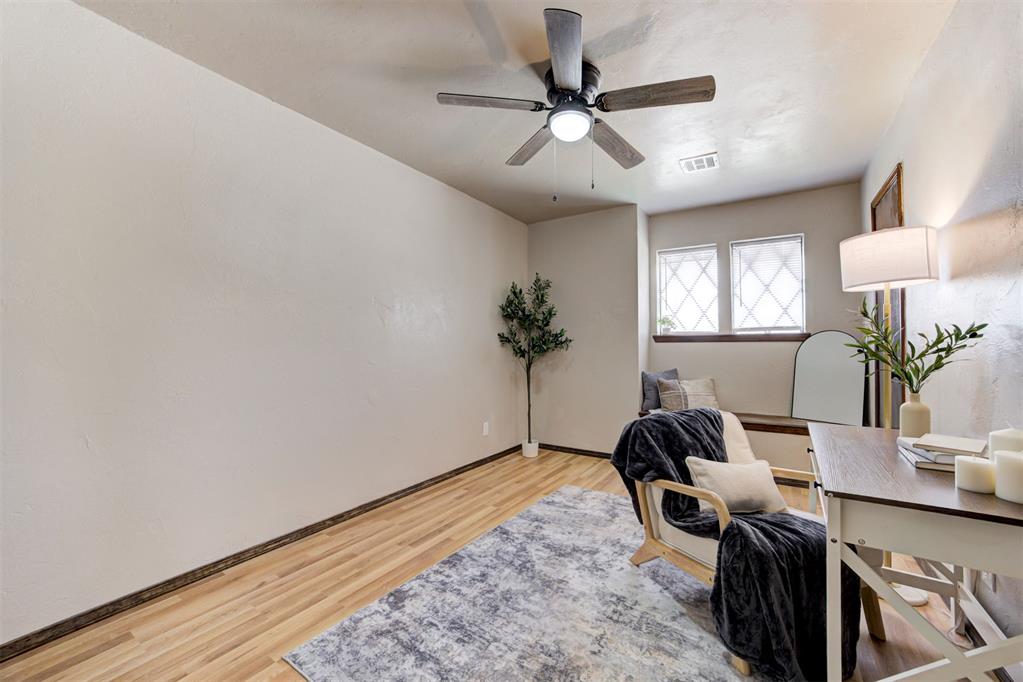 1002 S Pine Street Property Photo 26