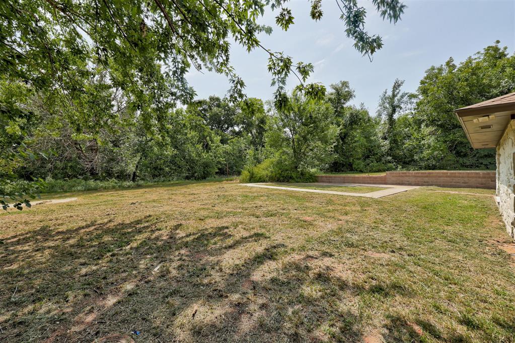 1002 S Pine Street Property Photo 35