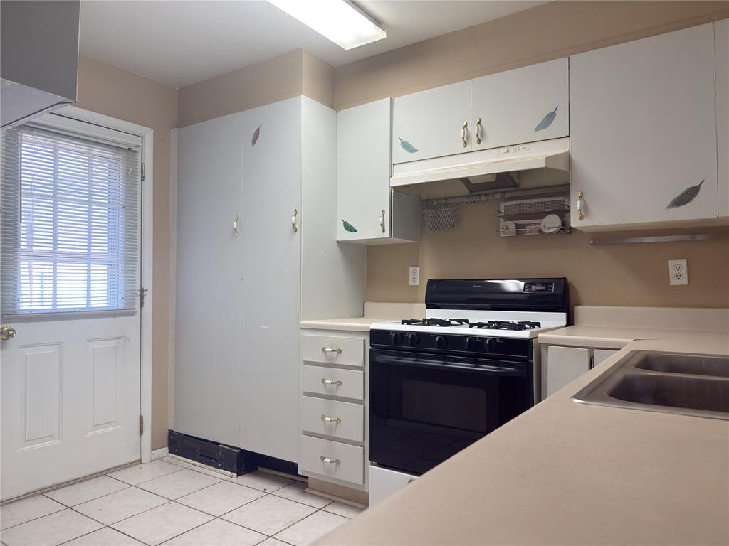 107 Cimarron Road Property Photo 4