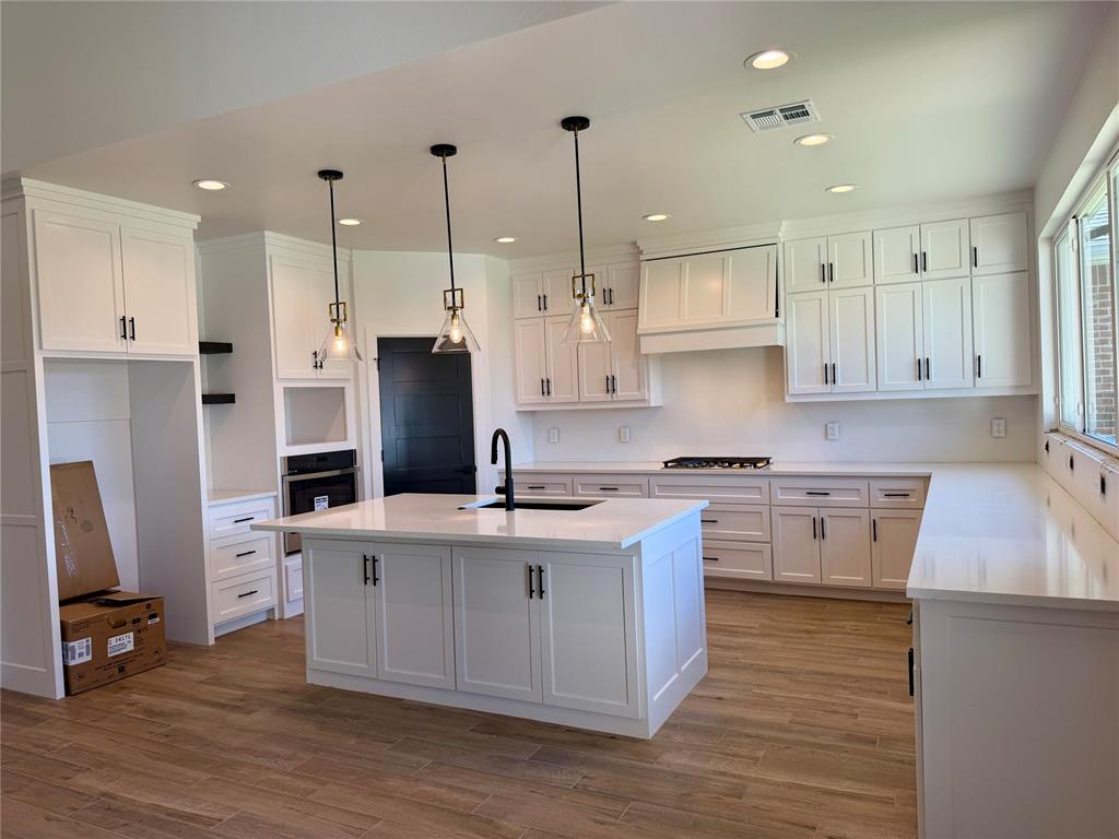 12813 Cobblestone Curve Road Property Photo 4