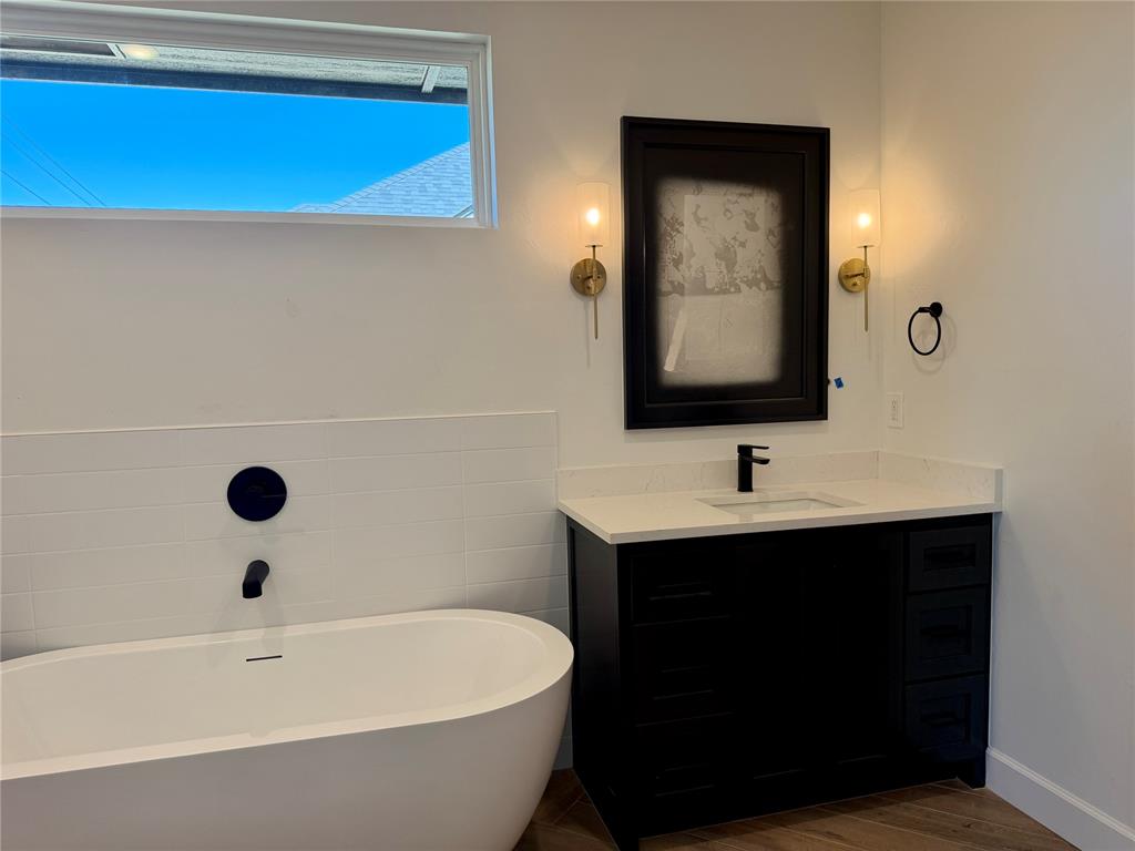 12813 Cobblestone Curve Road Property Photo 10