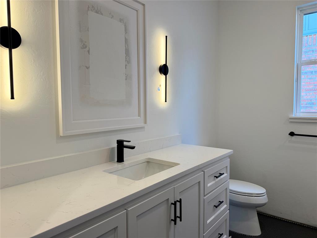 12813 Cobblestone Curve Road Property Photo 19