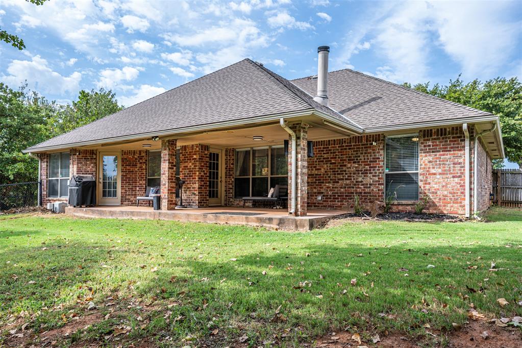 139 Tulip Trail Property Photo 5