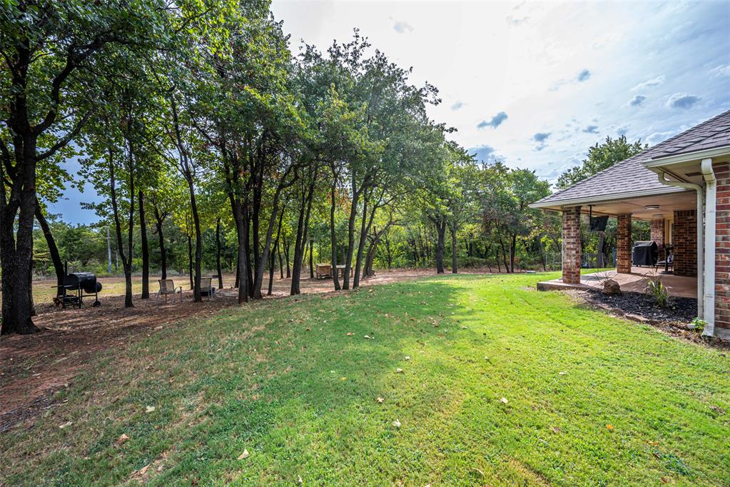 139 Tulip Trail Property Photo 6