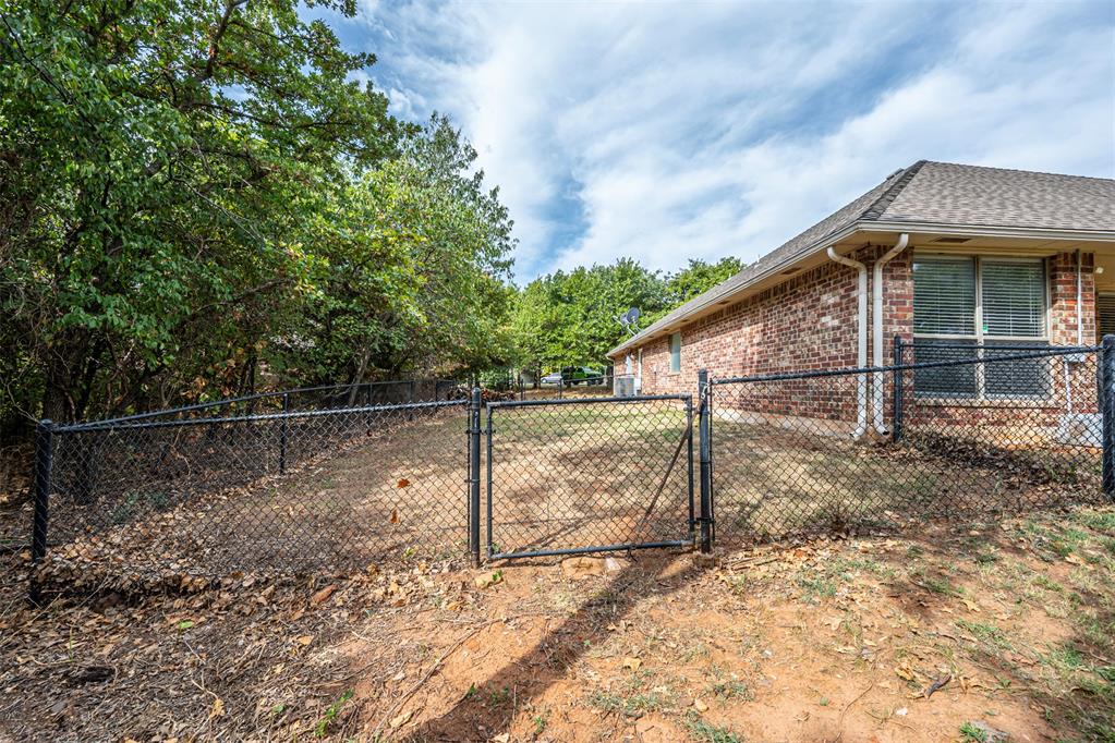 139 Tulip Trail Property Photo 8