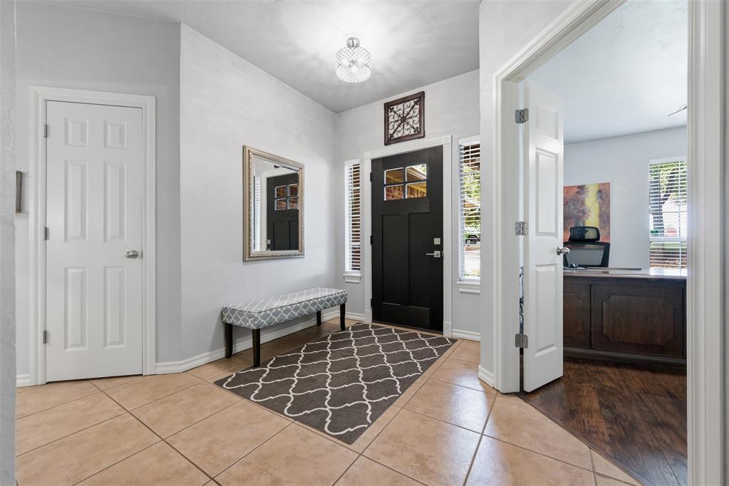 139 Tulip Trail Property Photo 10