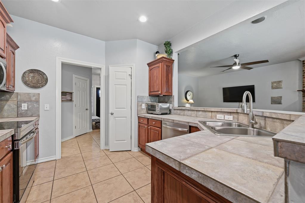 139 Tulip Trail Property Photo 15
