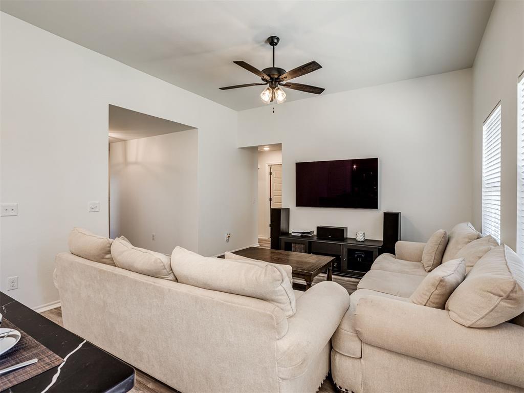 305 Pergola Street Property Photo 6