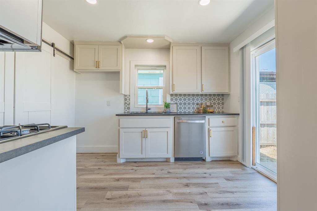 1105 N Mckinley Avenue Property Photo 4