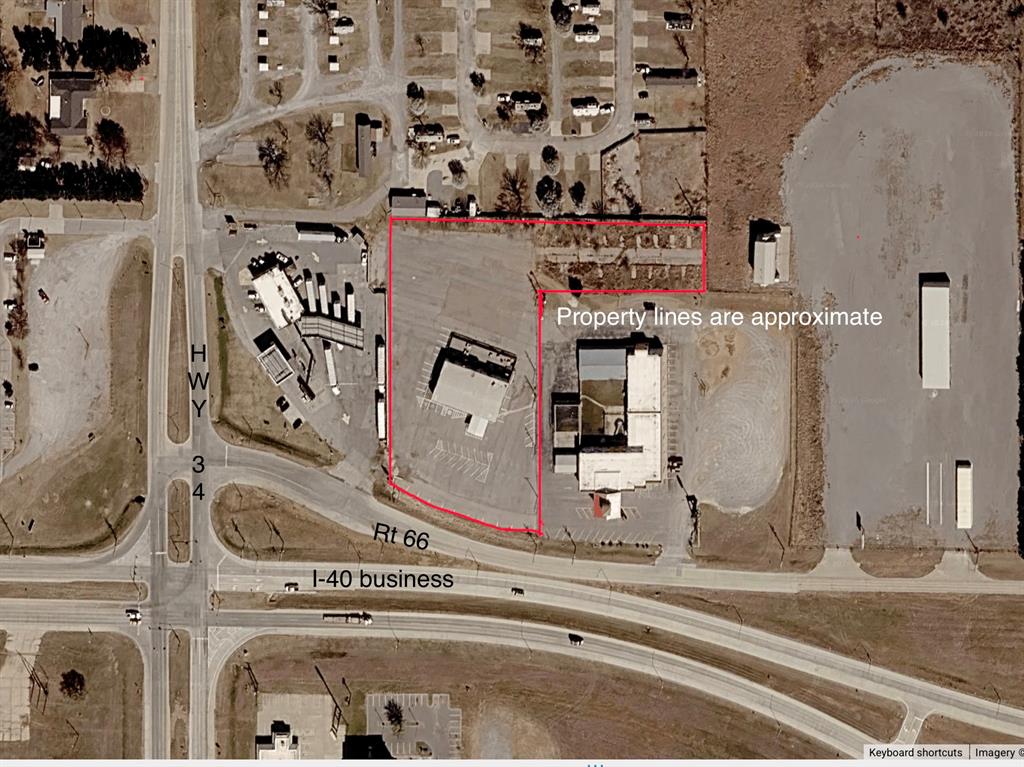 2707 E 66 Highway Property Photo 2
