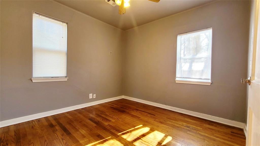 300 E Kittyhawk Drive Property Photo 11