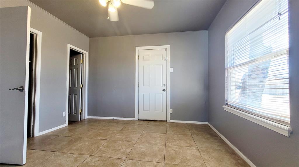 300 E Kittyhawk Drive Property Photo 16