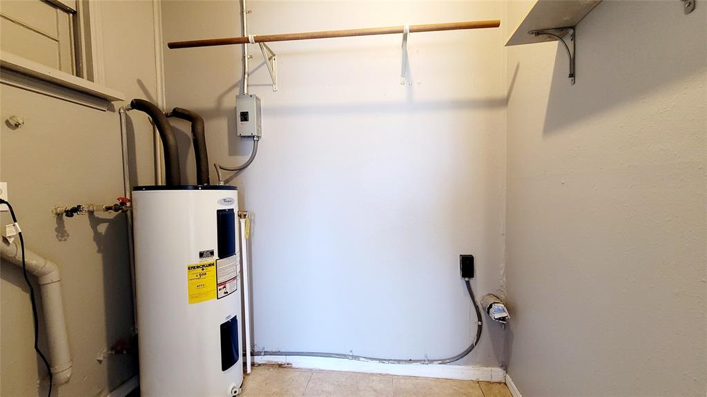 300 E Kittyhawk Drive Property Photo 18