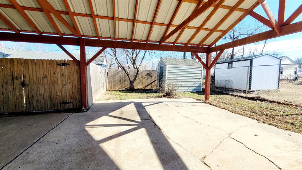 300 E Kittyhawk Drive Property Photo 20