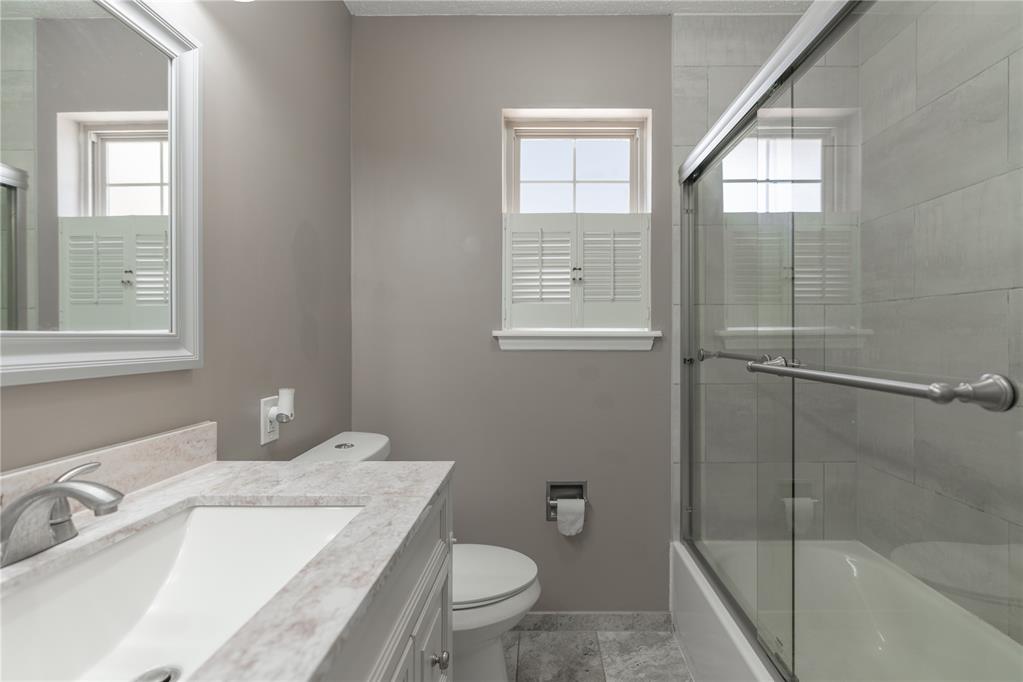 5701 Nw 58th Street Property Photo 16