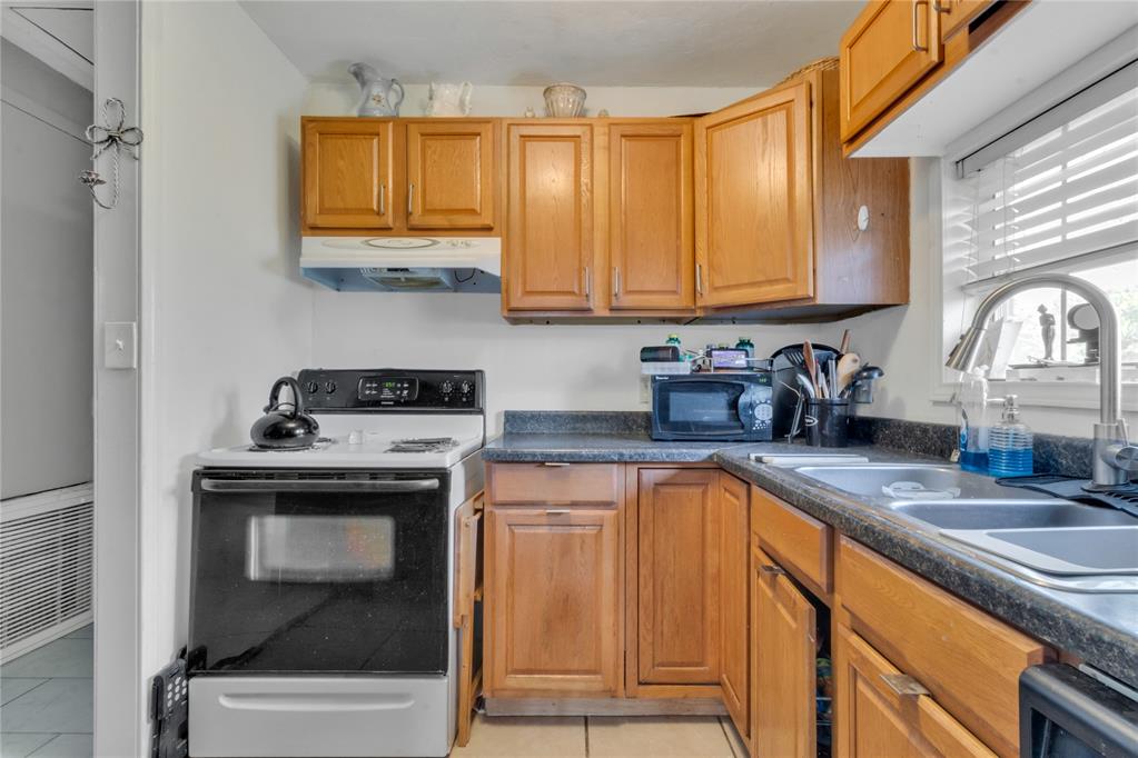 6028 Nw 55th Street Property Photo 9