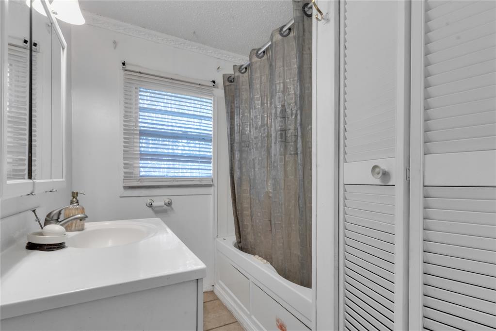 6028 Nw 55th Street Property Photo 11