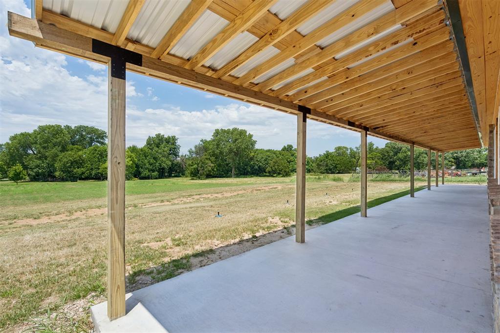 37950 W Macarthur Street Property Photo 4