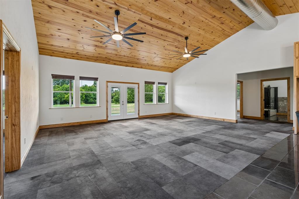 37950 W Macarthur Street Property Photo 5