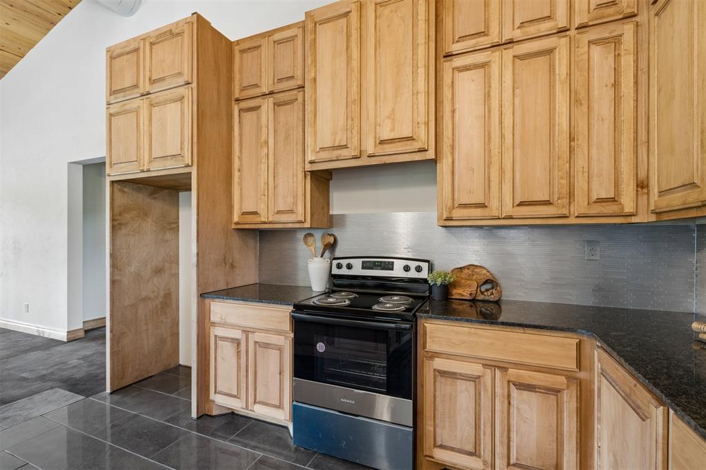 37950 W Macarthur Street Property Photo 14