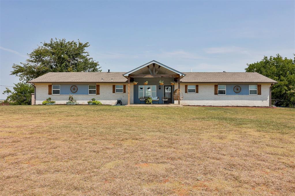 9966 Ne Highway 33 Property Photo 1