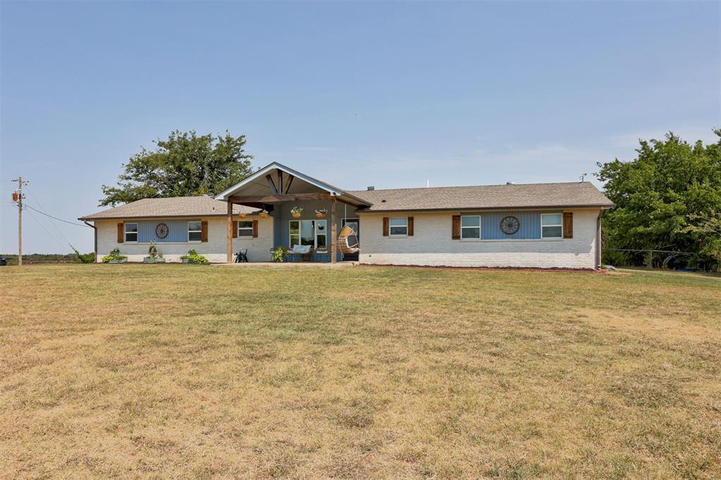 9966 Ne Highway 33 Property Photo 2