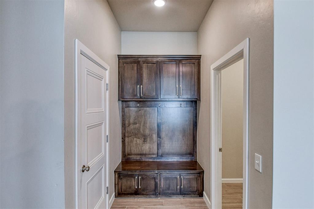 517 Elena Drive Property Photo 5