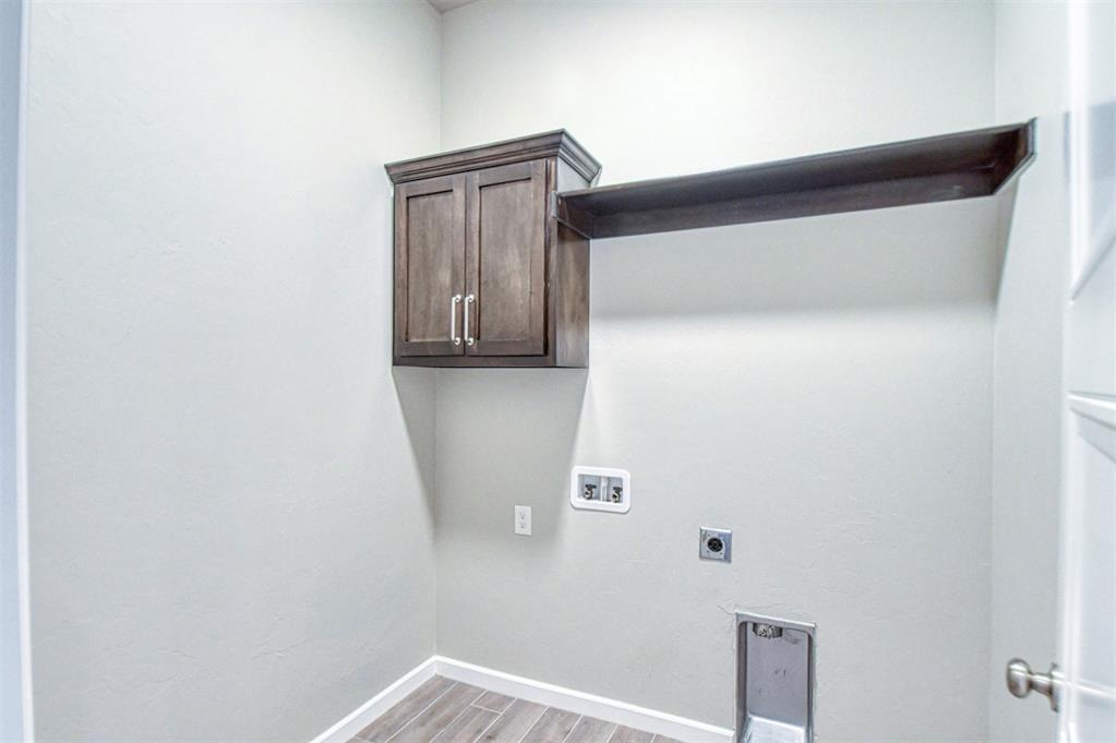 517 Elena Drive Property Photo 6