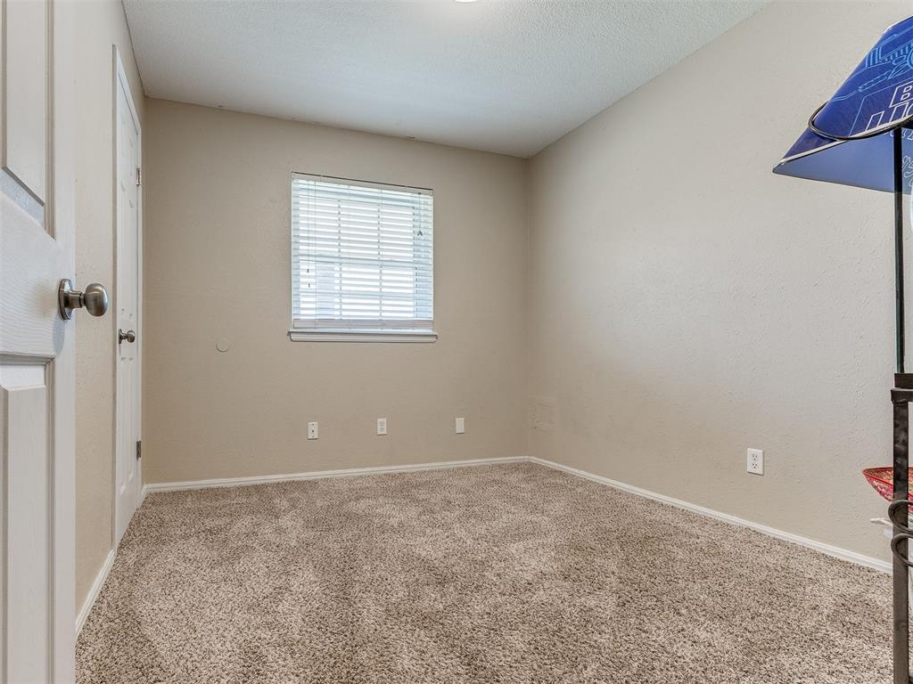 927 Sw 1st Street Property Photo 12