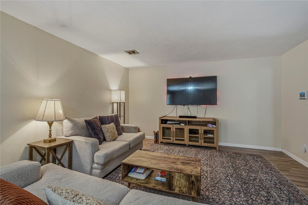 11917 Camelot Place Property Photo 10