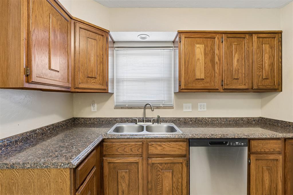 5533 N Shawnee Avenue Property Photo 11