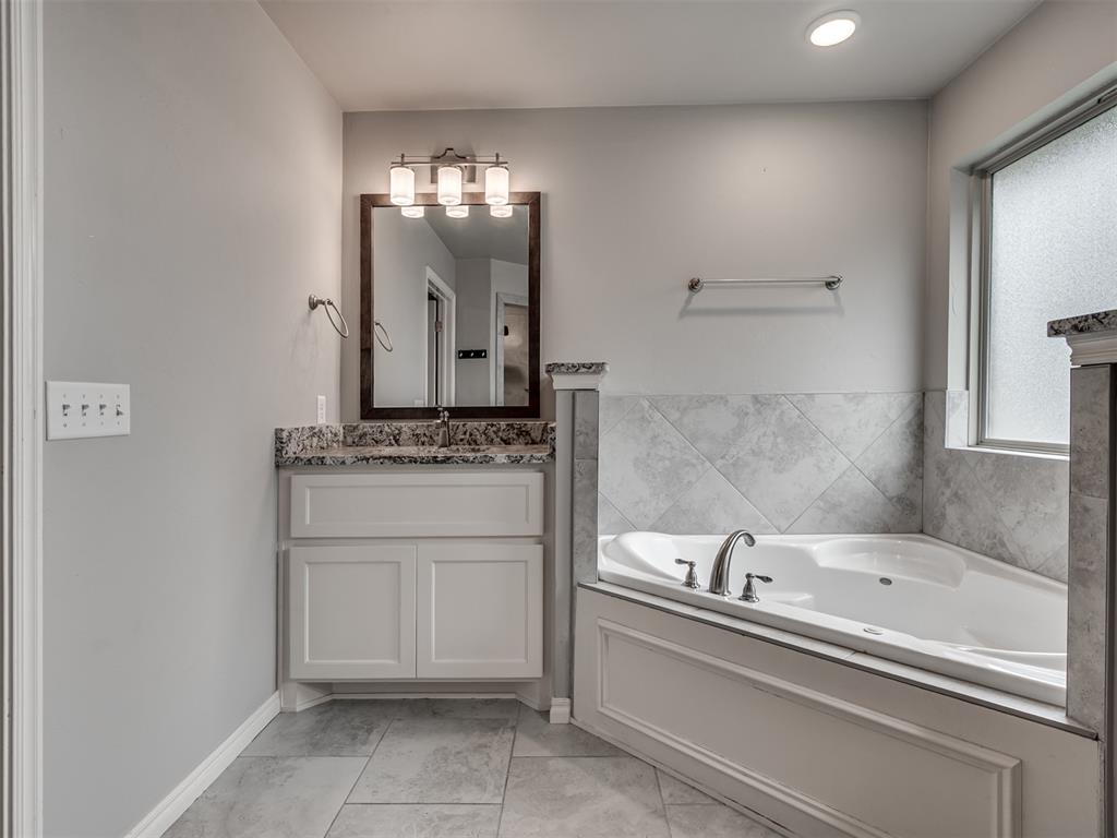1305 N Storybrook Street Property Photo 18