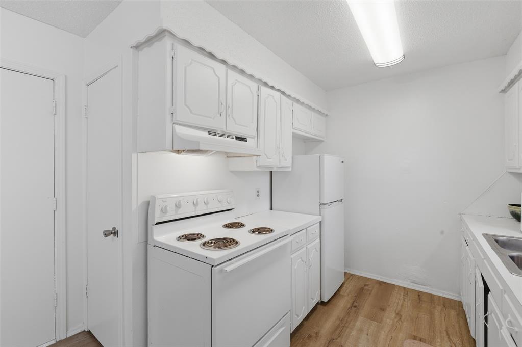 1623 Hardwood Grove Street Property Photo 10