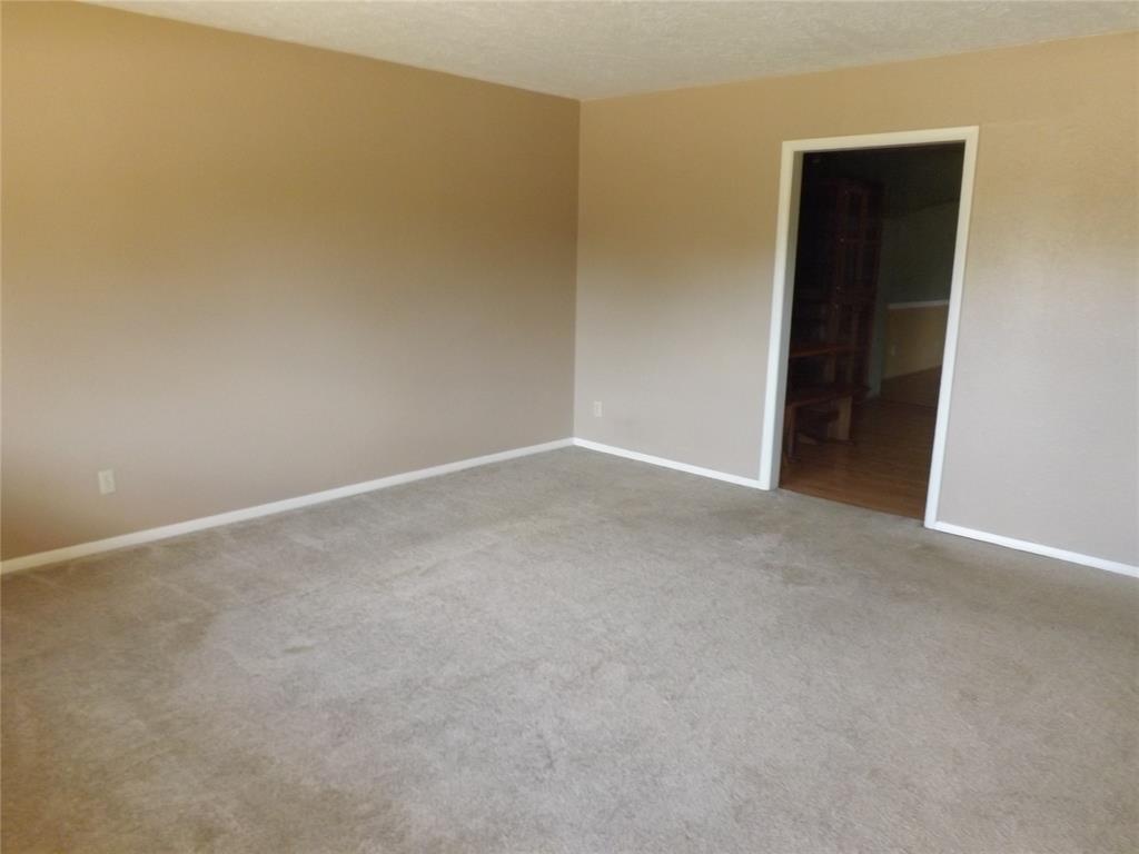 1908 N Robin Street Property Photo 6
