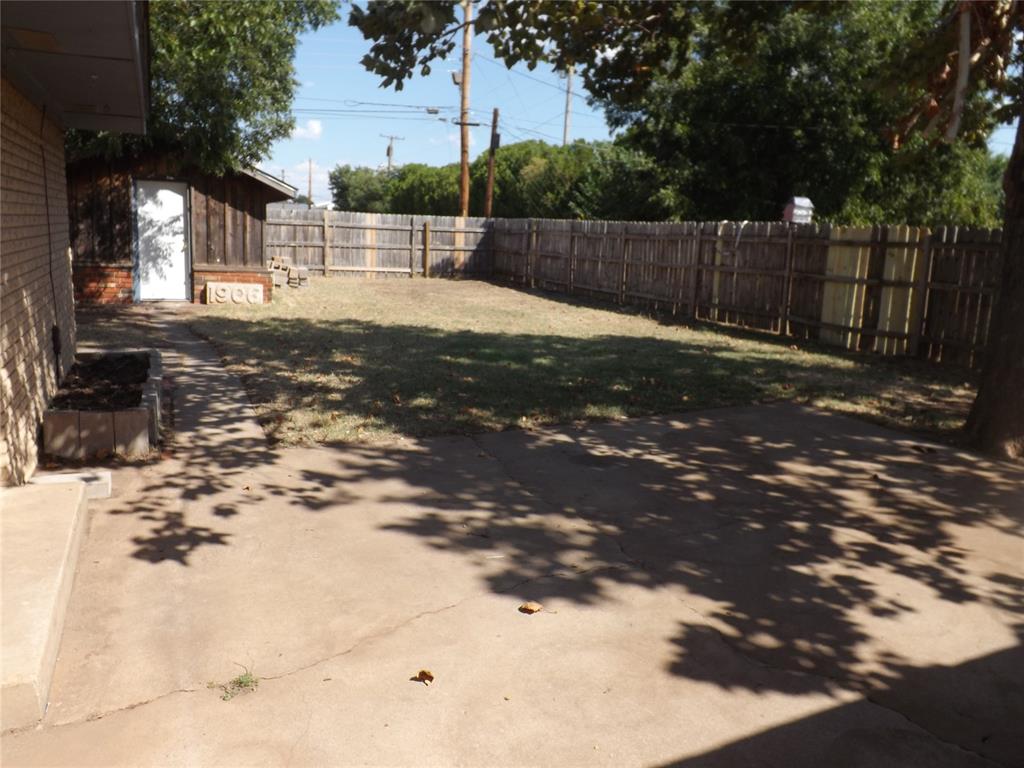 1908 N Robin Street Property Photo 33