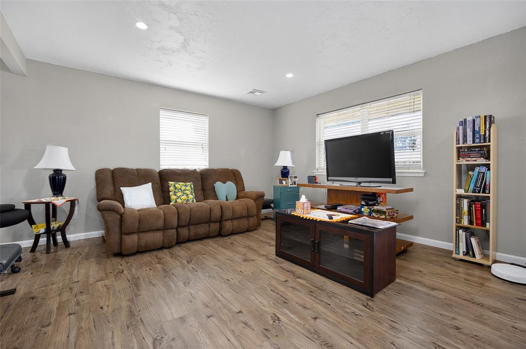 118 Oakside Drive Property Photo 11