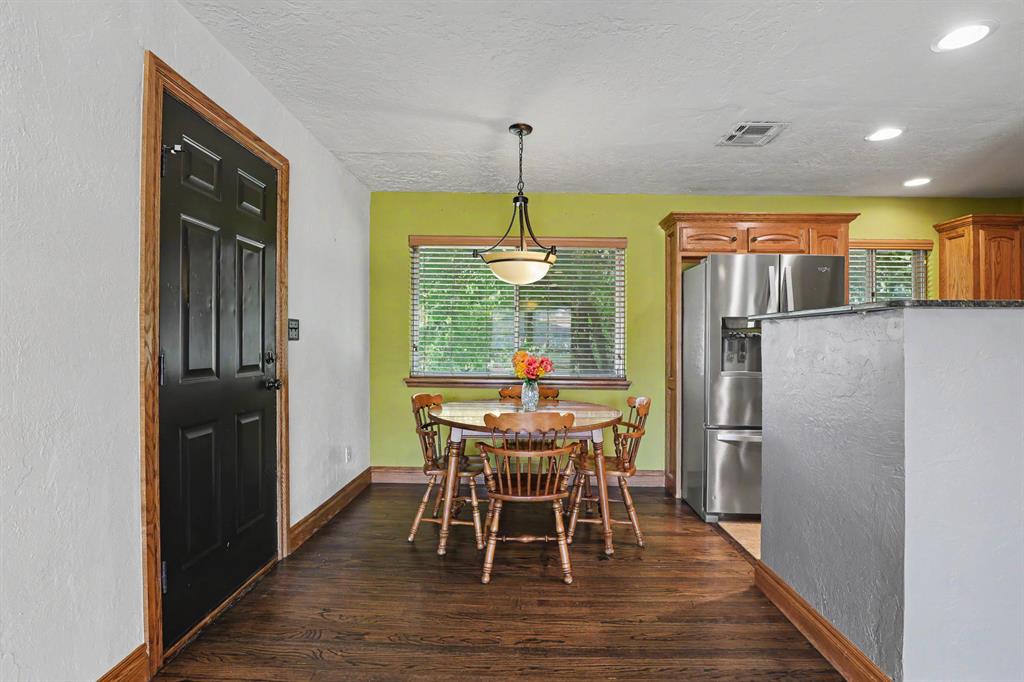 713 Hedge Drive Property Photo 5