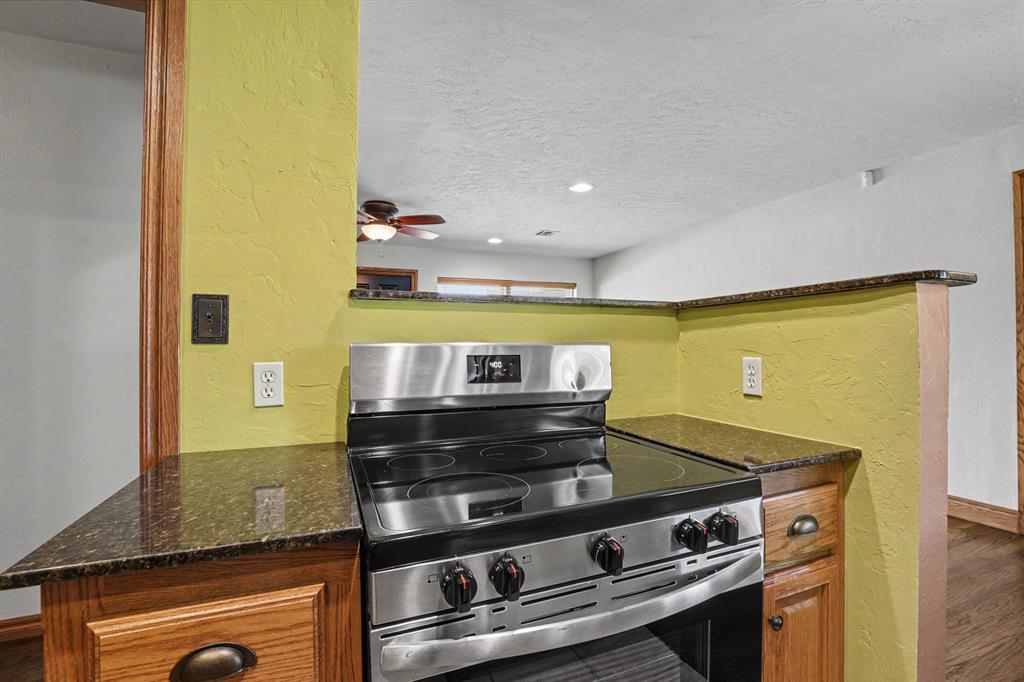 713 Hedge Drive Property Photo 8