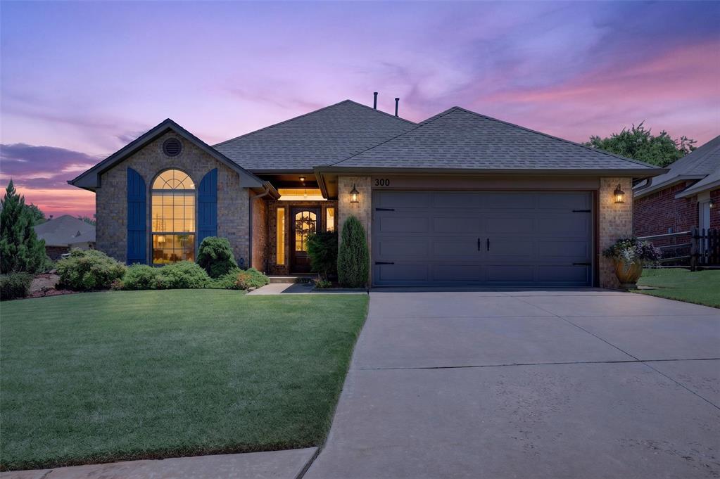 300 Crossland Court Property Photo 3