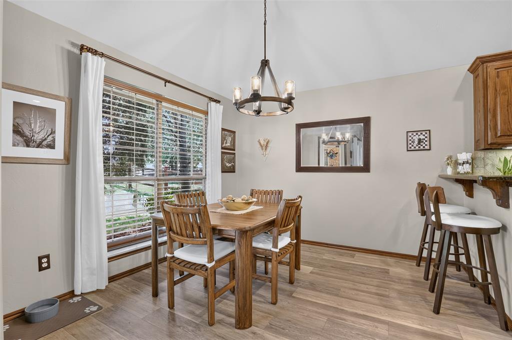 300 Crossland Court Property Photo 10