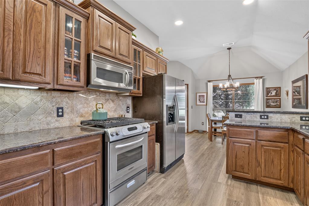 300 Crossland Court Property Photo 13