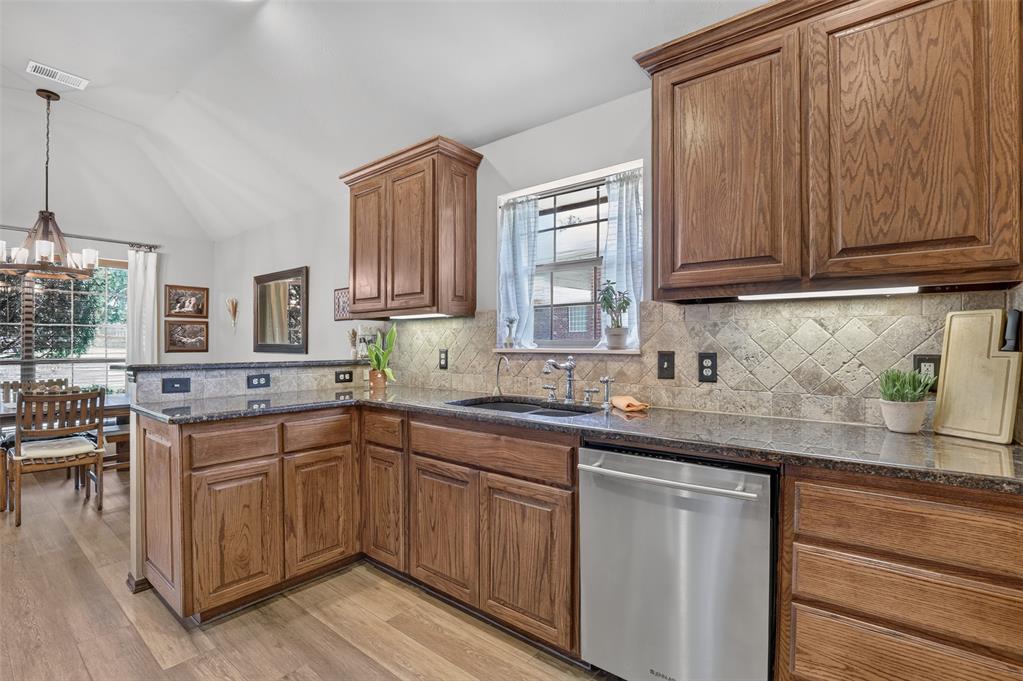 300 Crossland Court Property Photo 14