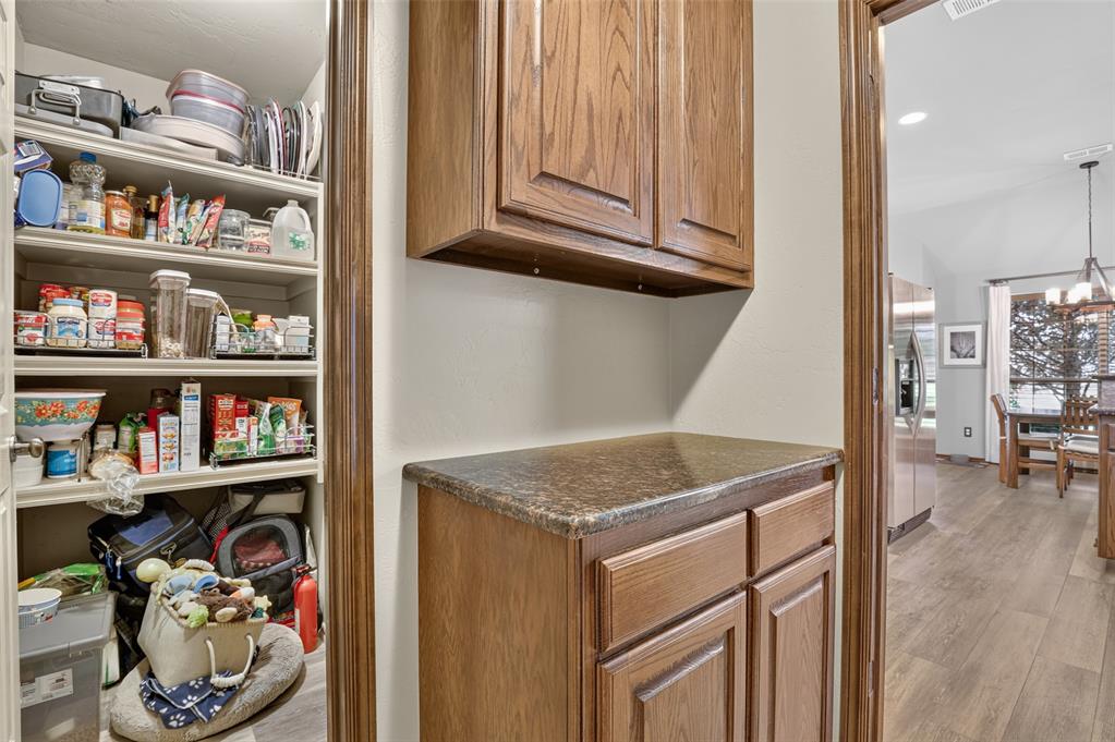 300 Crossland Court Property Photo 17