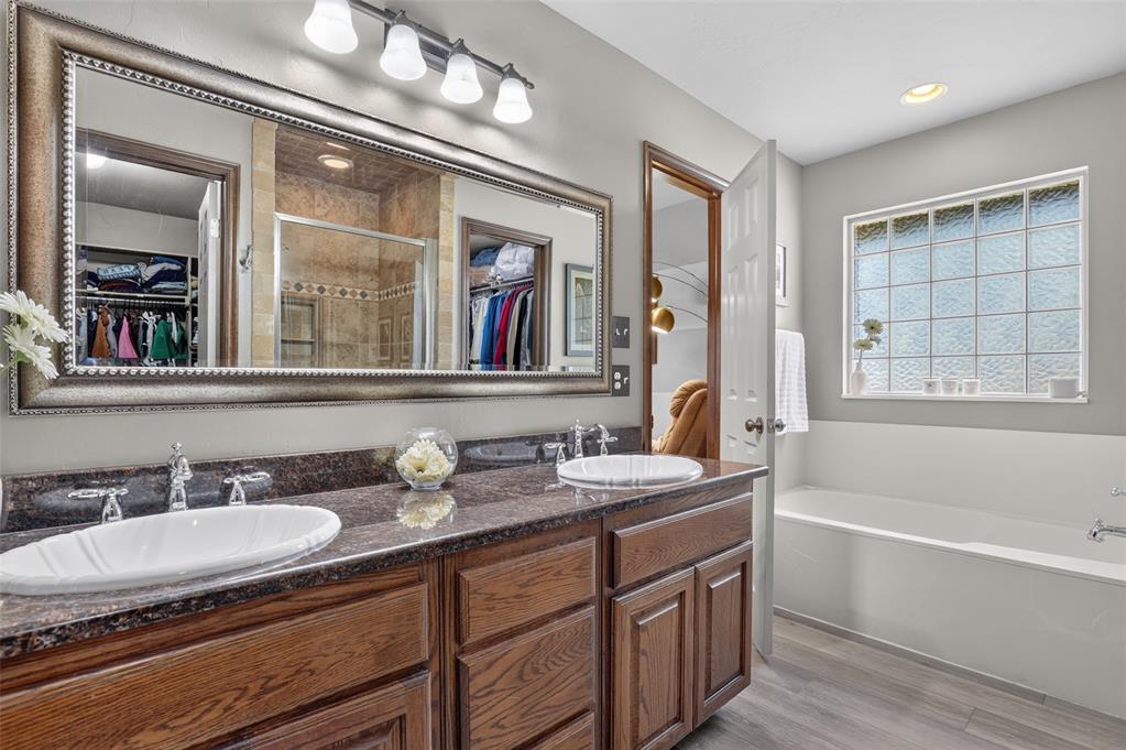 300 Crossland Court Property Photo 23