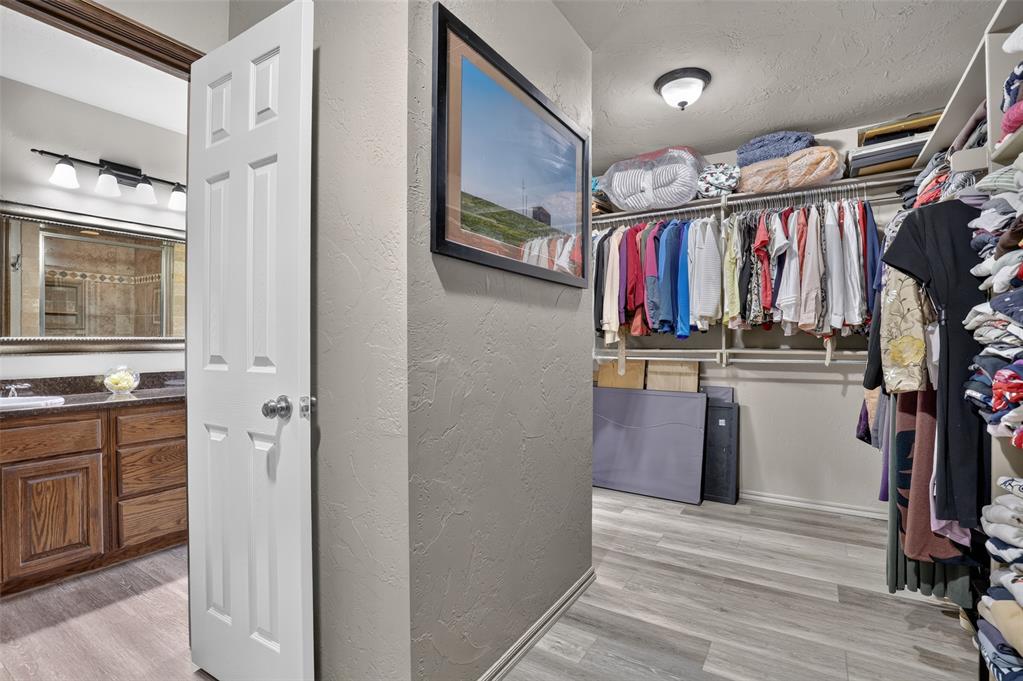 300 Crossland Court Property Photo 26