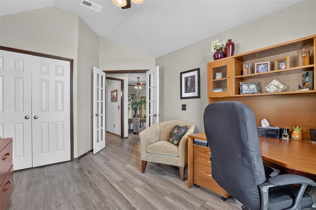 300 Crossland Court Property Photo 29