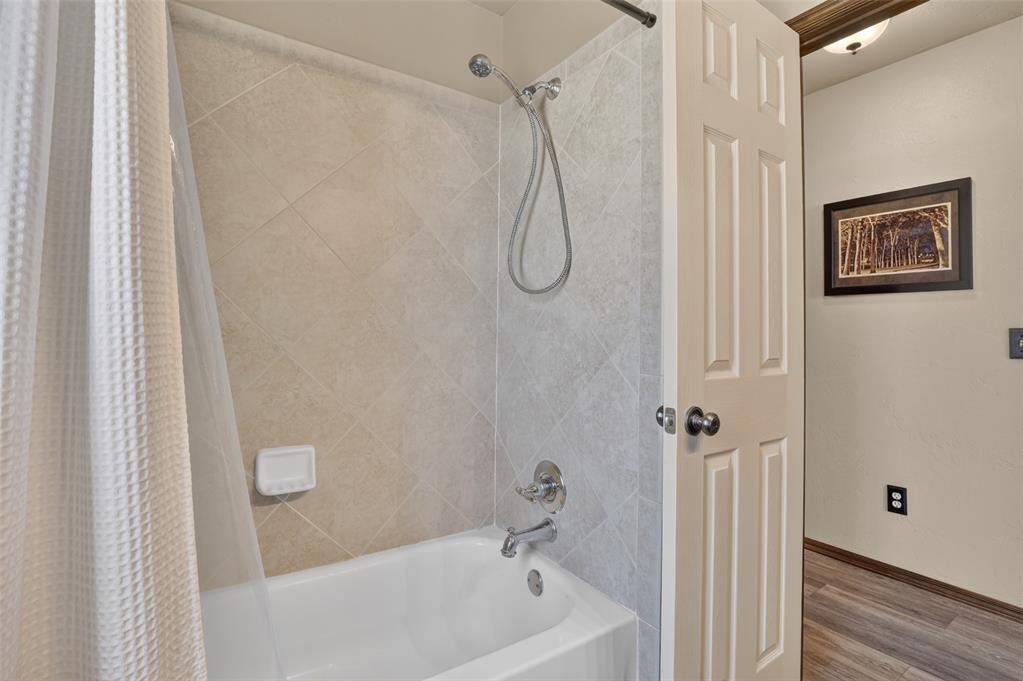 300 Crossland Court Property Photo 31